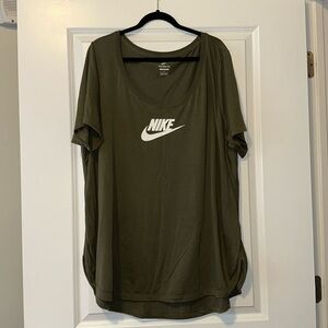 Nike Loose Fit Tee | 2X